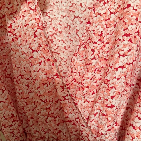 NWT Pink and Red Floral Wrap Boutique Dress 🌸 - Picture 4 of 8